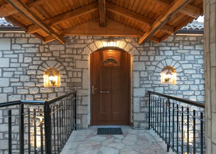 Relax In Mainalo Villa Radhos