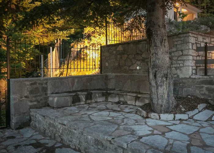 Relax In Mainalo * Radhos